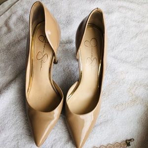 Jessica Simpson pumps